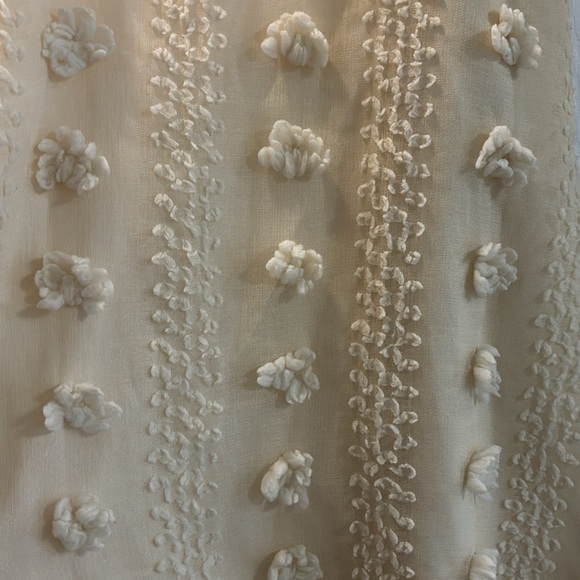 Flirty dress with floral add ons - size Large - Picture 4 of 7